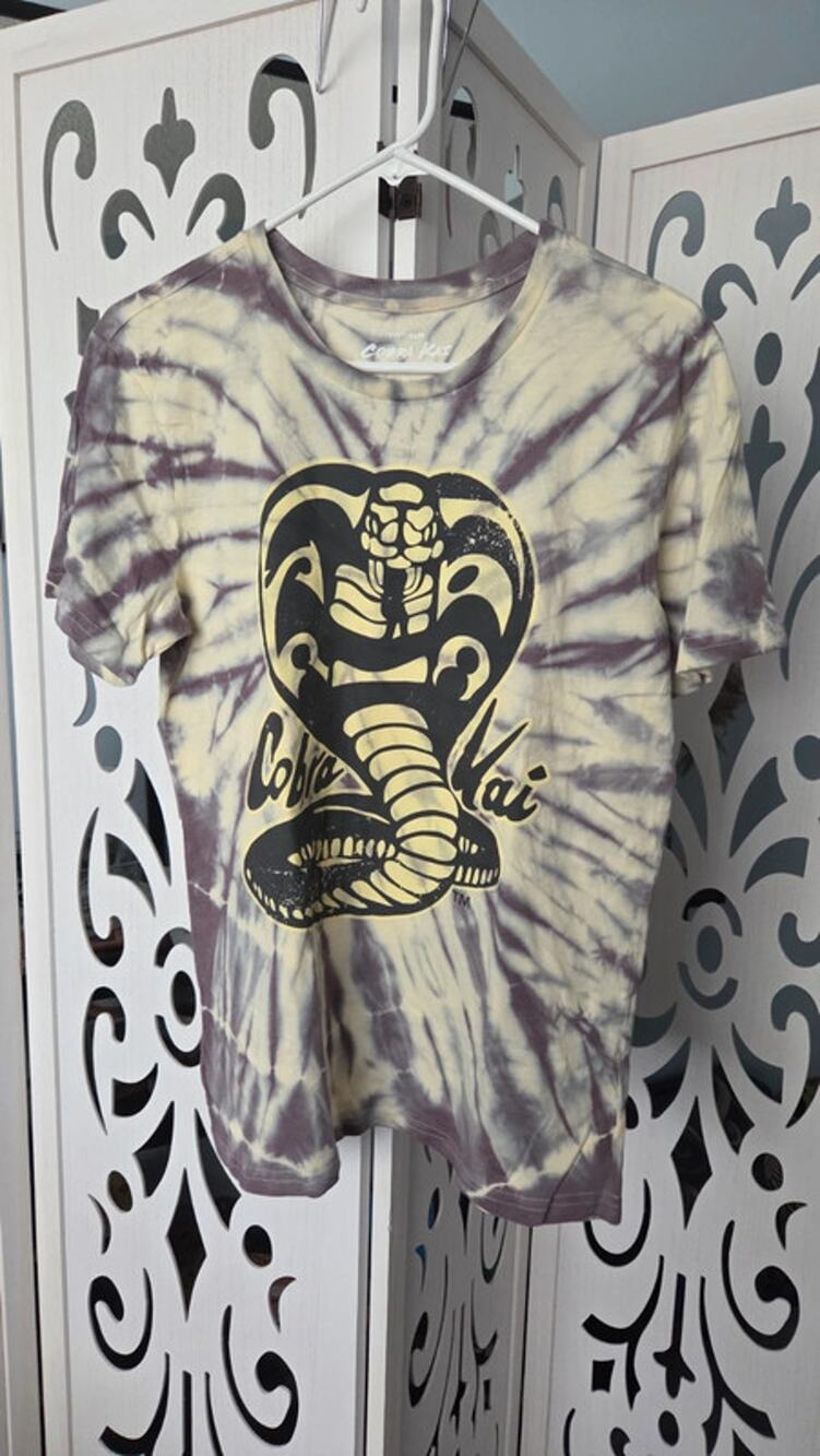 Cobra Kai Tie Dye Graphic Tee Karate Kid Snake Logo Shirt Mens Medium Nwt